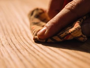 3 trucos para eliminar arañazos superficiales en sus muebles de madera